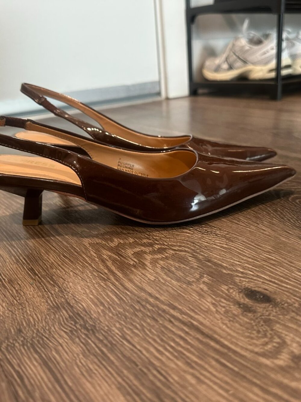 Express Kitten Heel Pointed Toe Pump Women's Size 7 - Picture 2 of 4